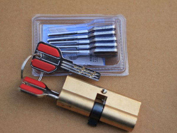 京山24小时上门开锁公司